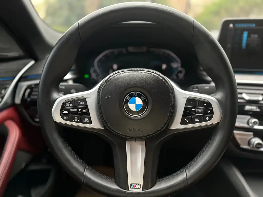 BMW 5 Series New Energy 2021 — фото 10