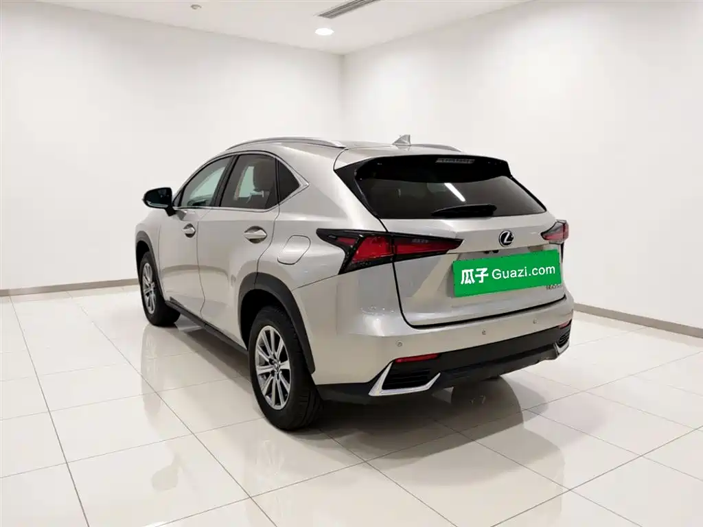 Lexus NX 2020 — фото 4