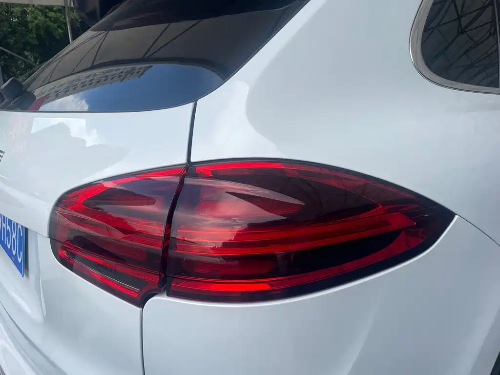 Porsche Cayenne 2015 — фото 10