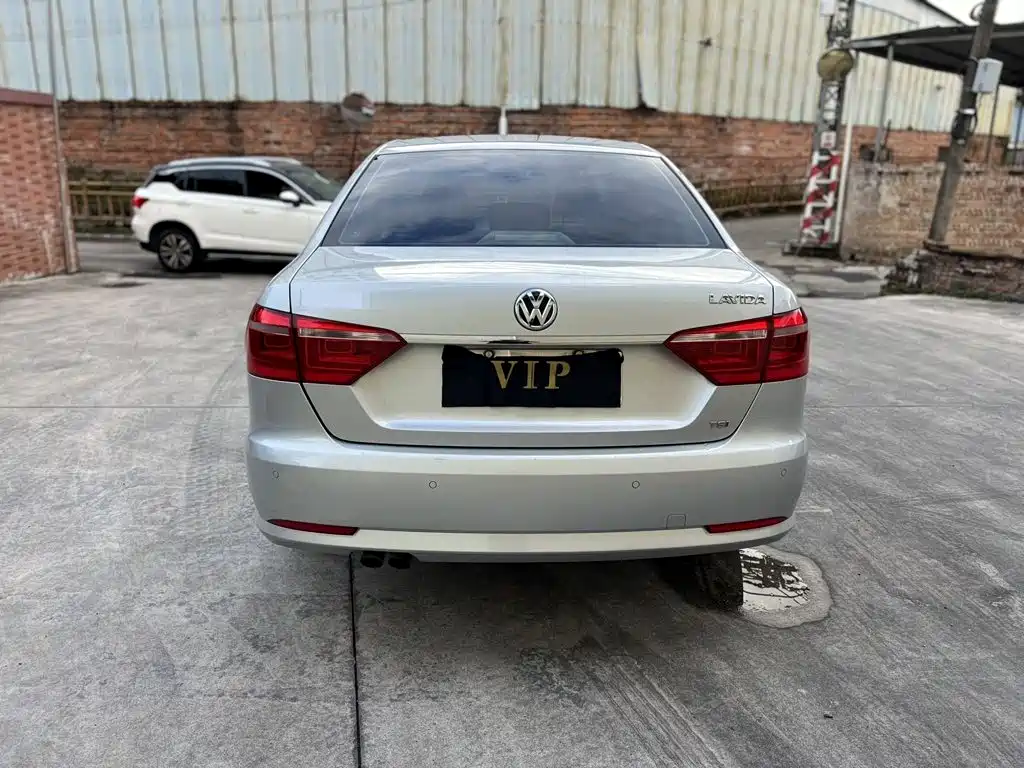 Volkswagen Lavida 2015