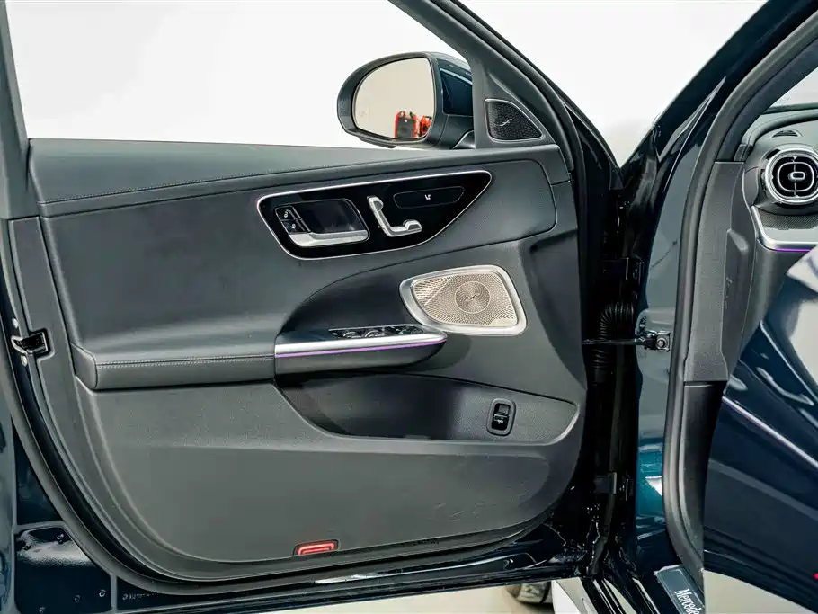 Mercedes-Benz C-Class 2026 — фото 15