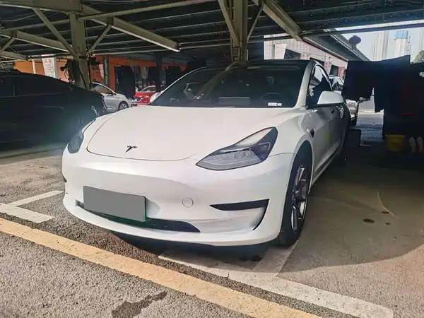 Tesla Model 3 2023