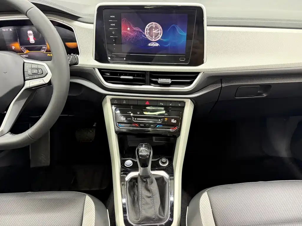 Volkswagen T-Roc 2023 — фото 13