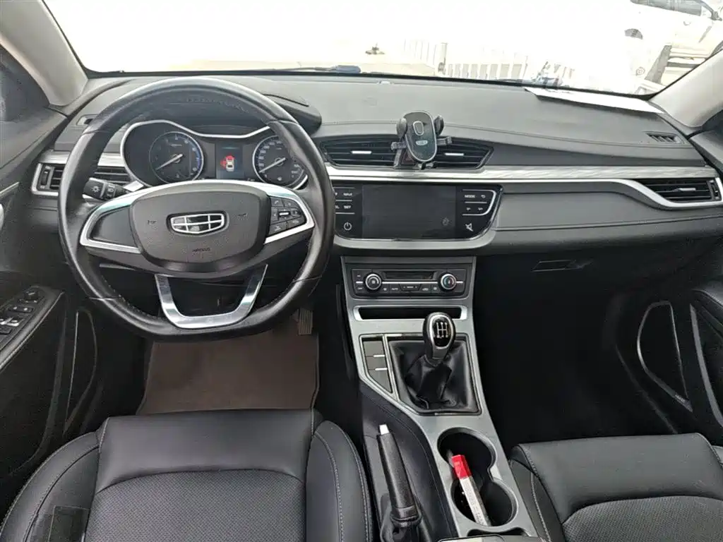 Geely Emgrand 2020 — фото 10