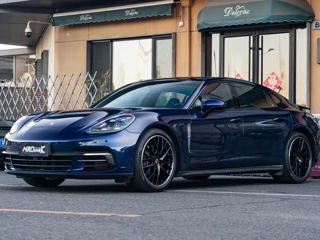 Porsche Panamera 2020 — фото 1