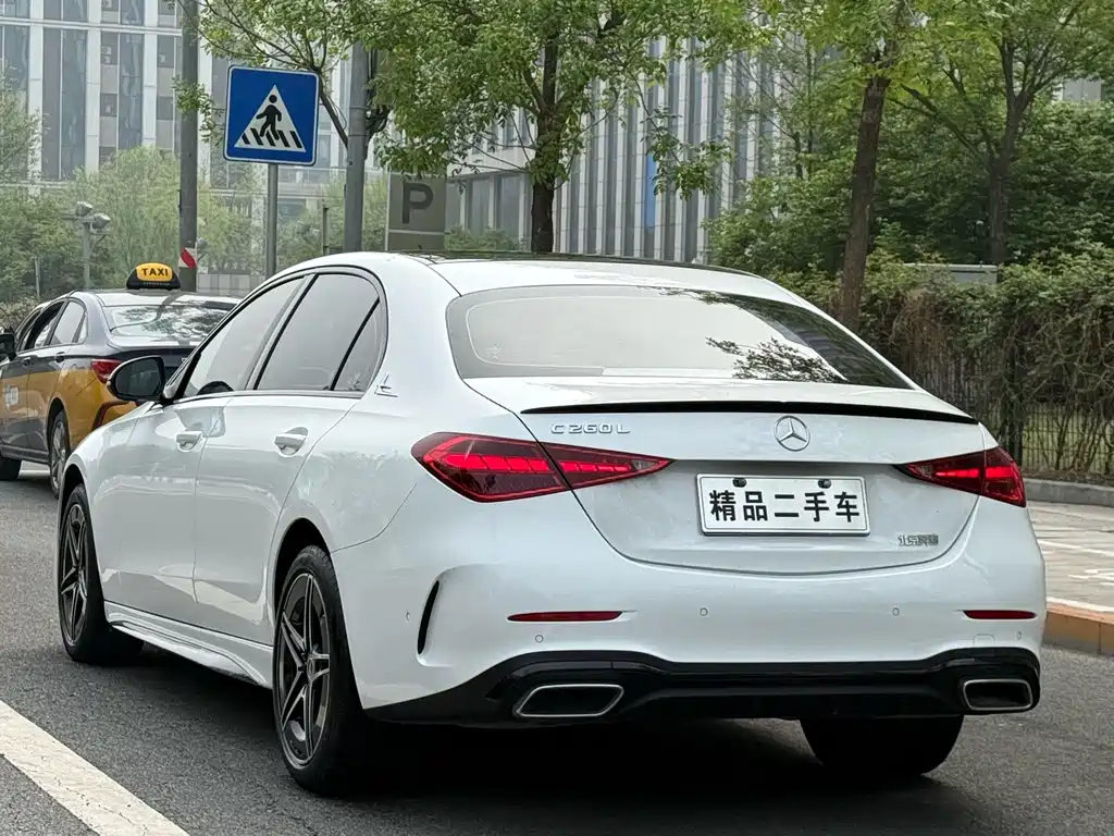 Mercedes-Benz C-Class 2023 — фото 9