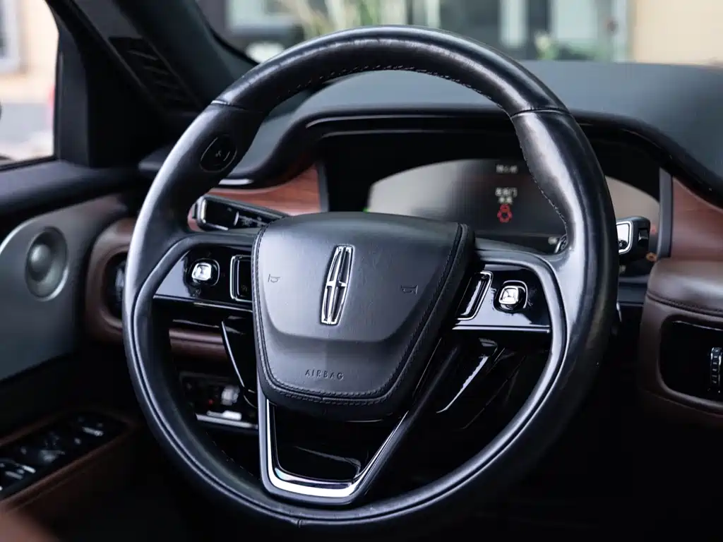 Lincoln Aviator 2022 — фото 15