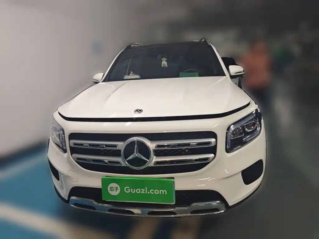 Mercedes-Benz GLB 2023