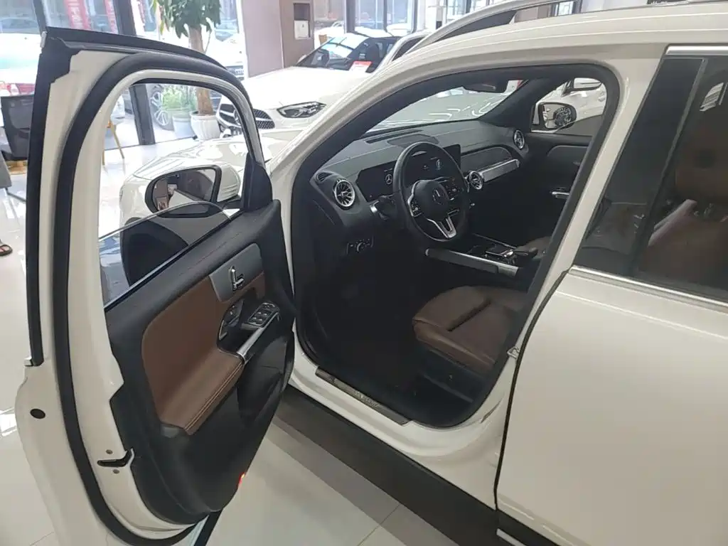 Mercedes-Benz GLB 2023 — фото 16