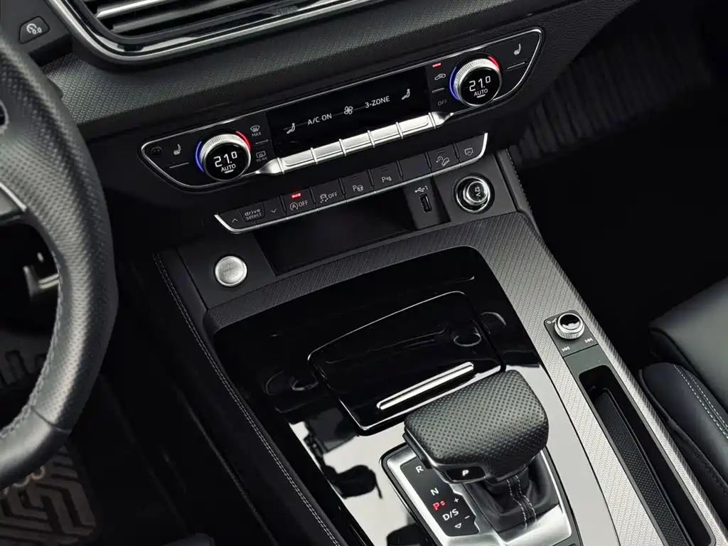 Audi Q5L 2025 — фото 14