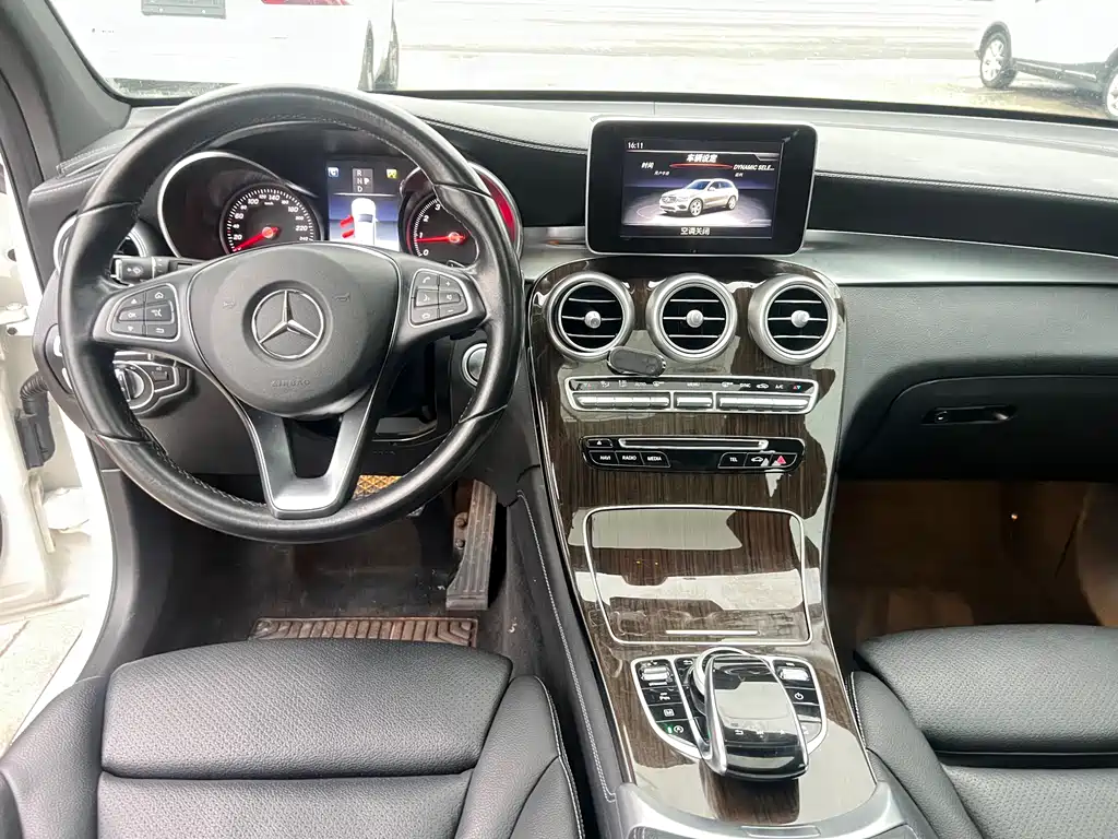 Mercedes-Benz GLC 2019 — фото 11