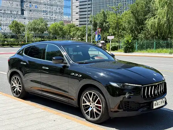Maserati Levante 2022