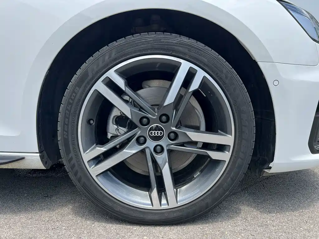 Audi A4L 2022 — фото 15