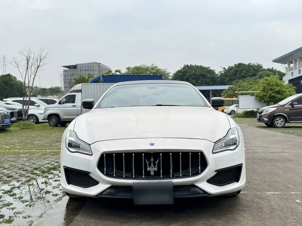 Maserati Quattroporte 2017 — фото 4