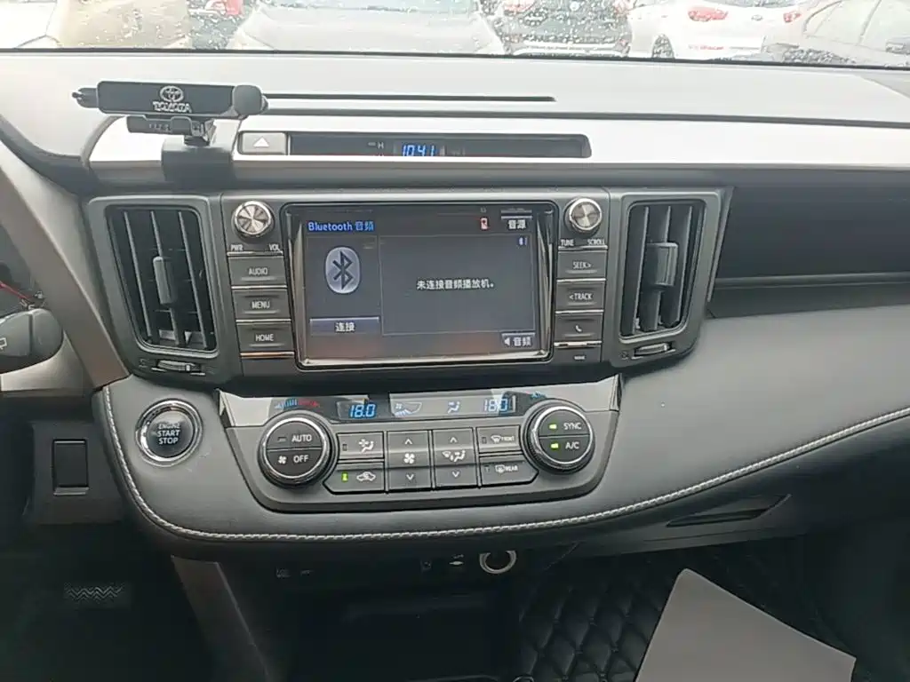 Toyota RAV4 2016 — фото 9
