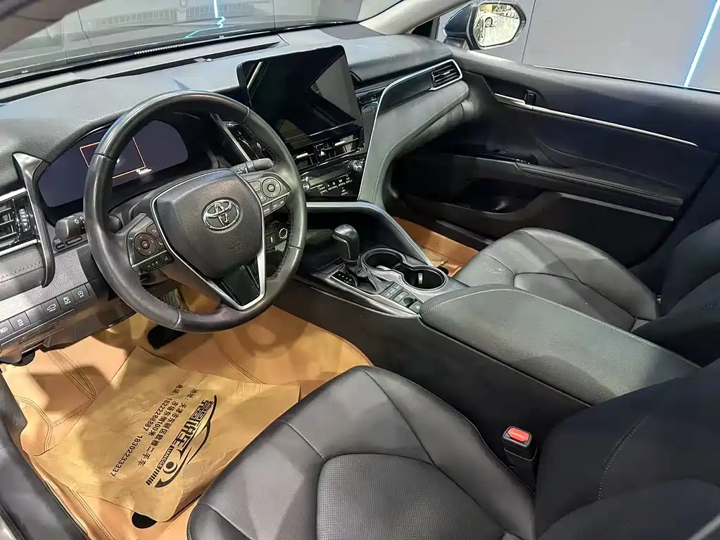Toyota Camry 2024 — фото 11