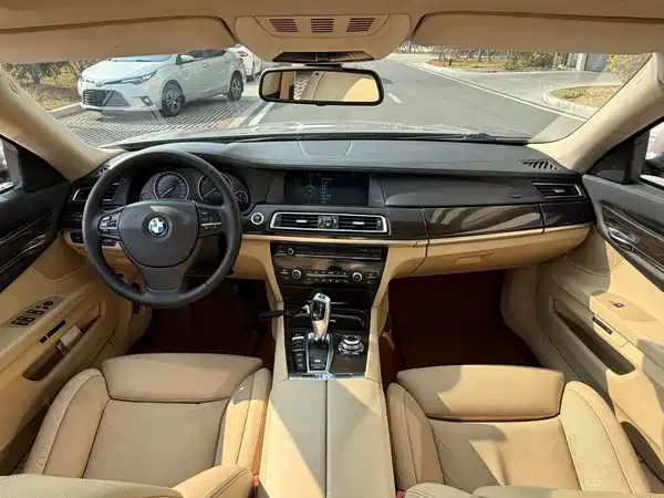 BMW 7 Series 2011