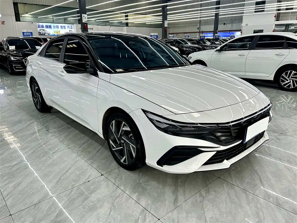 Hyundai Elantra 2024 — фото 3
