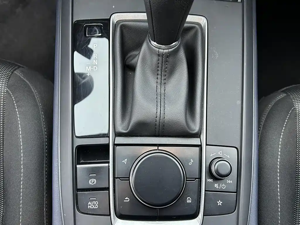 Mazda CX-30 2022 — фото 12