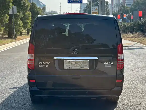 Mercedes-Benz Viano 2013