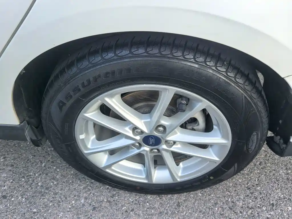 Ford Focus 2016 — фото 13