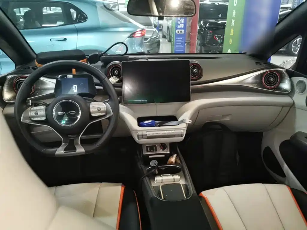 BYD Dolphin 2022 — фото 10
