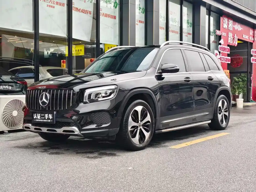 Mercedes-Benz GLB 2023