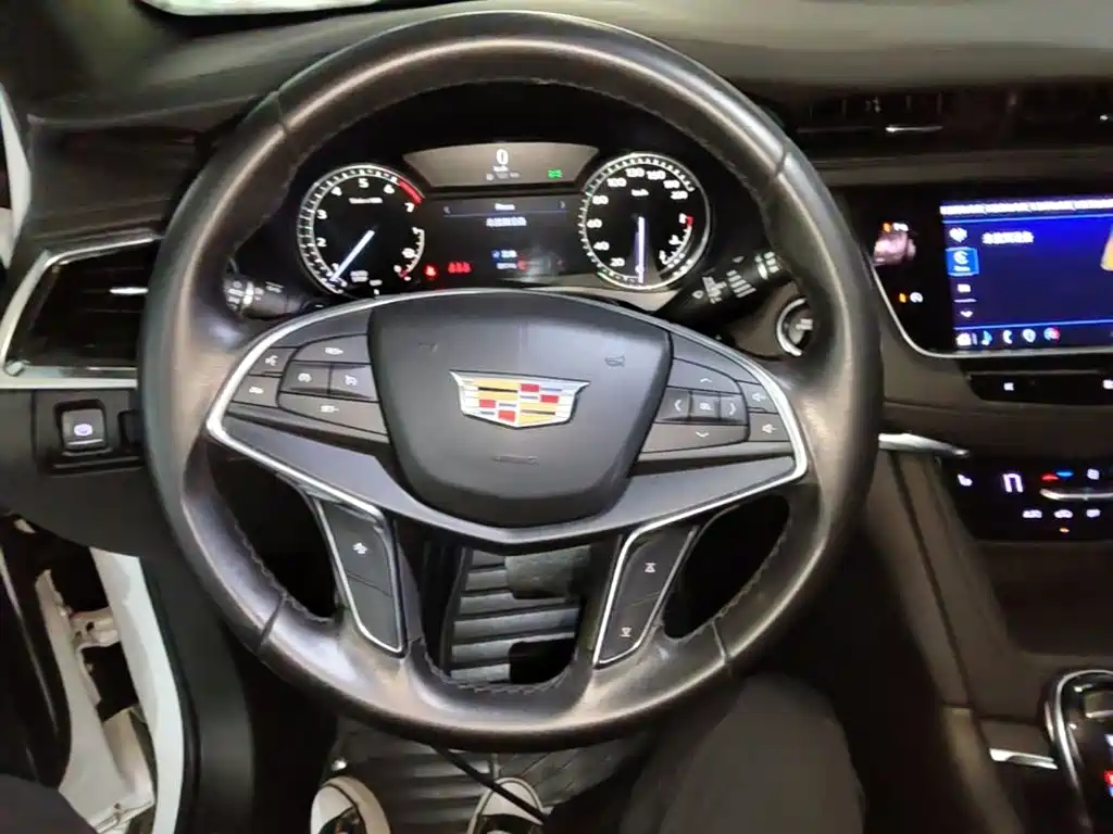 Cadillac XT5 2020 — фото 11