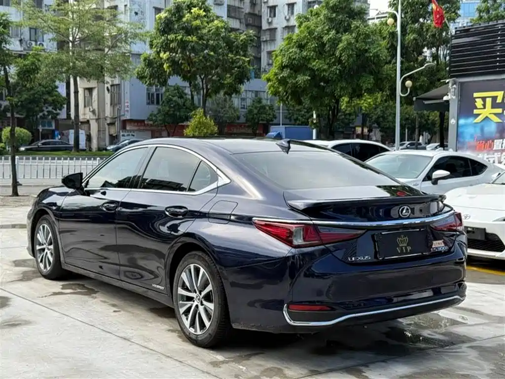 Lexus ES 2020 — фото 4