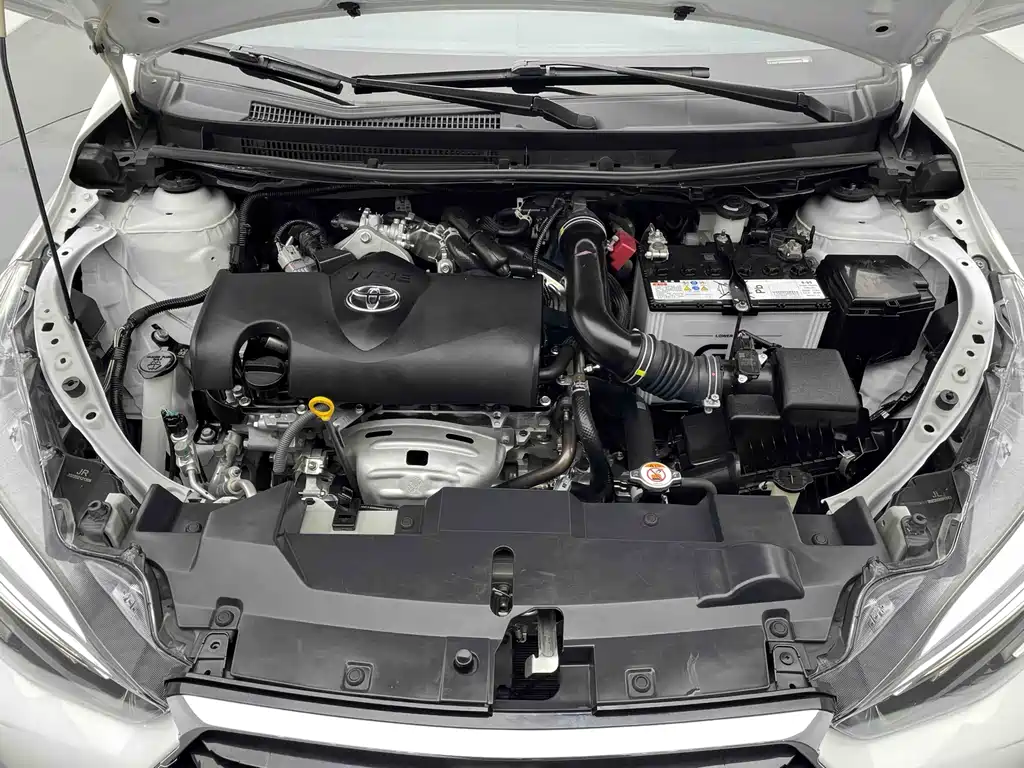 Toyota Yaris L 2022 — фото 16