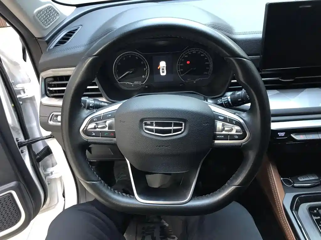 Geely Vision X6 2022 — фото 15