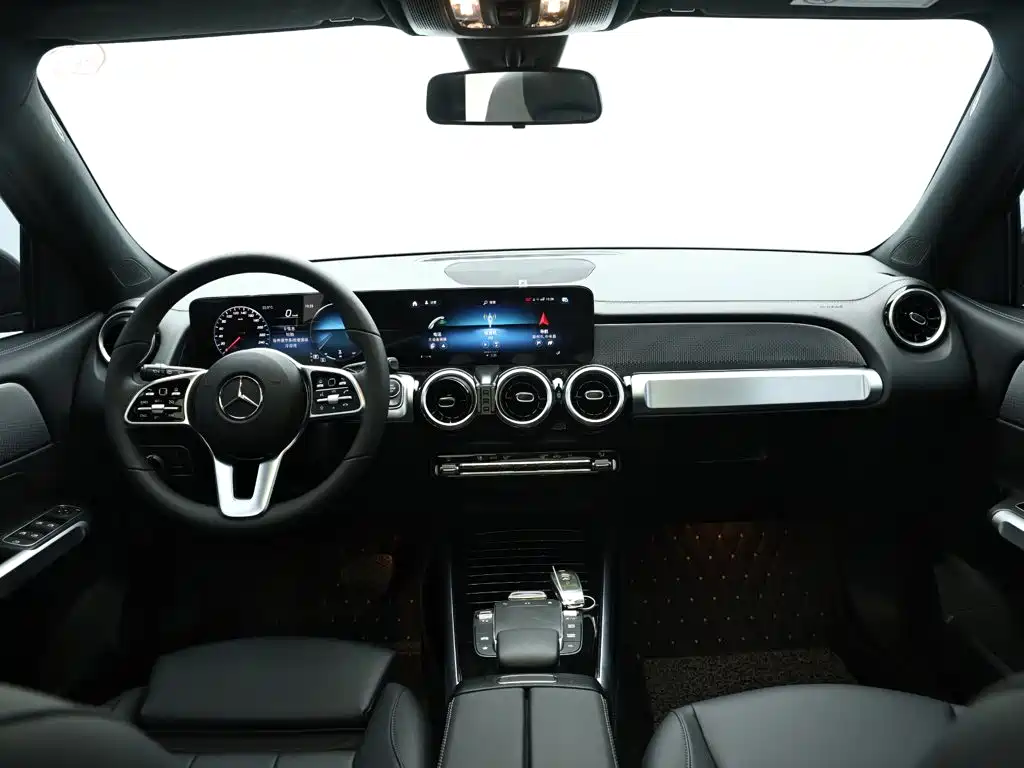 Mercedes-Benz GLB 2023 — фото 18