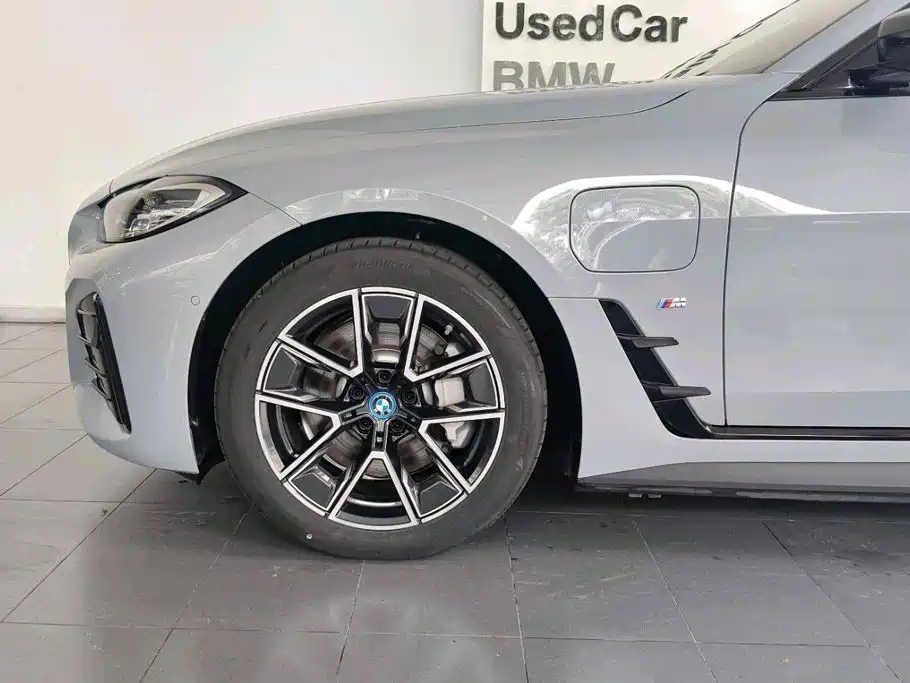 BMW i4 2026 — фото 12