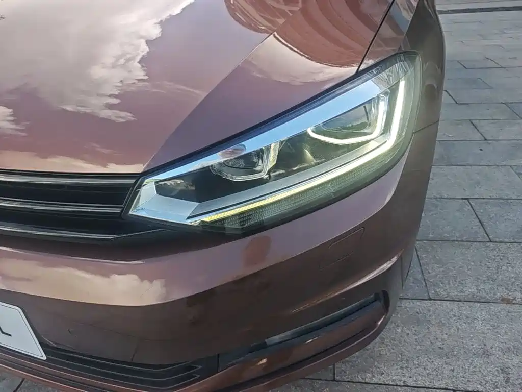 Volkswagen Touran 2016 — фото 24