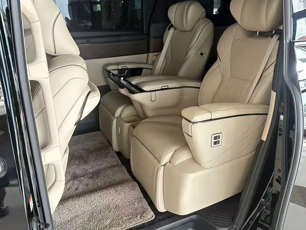 Toyota Alphard 2024