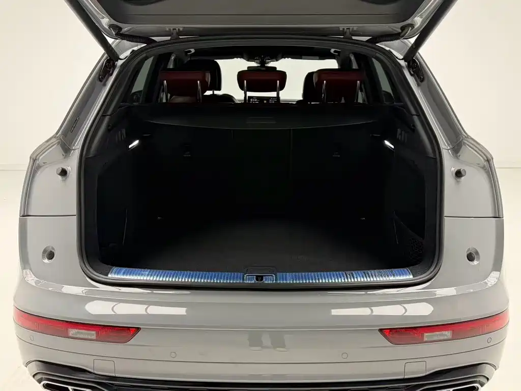Audi Q5L 2024 — фото 10