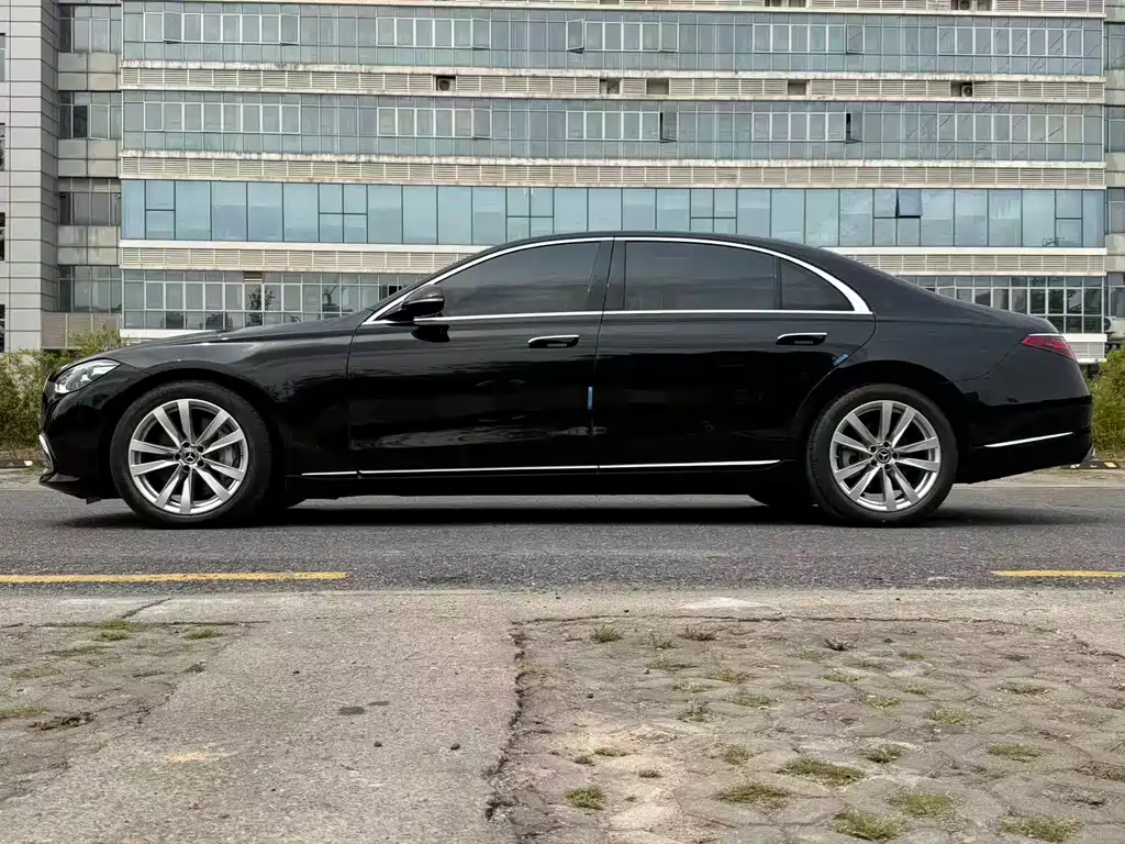 Mercedes-Benz S-Class 2023 — фото 4