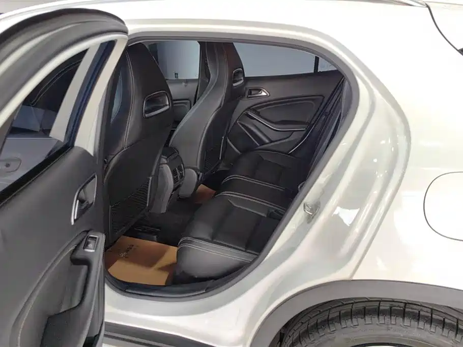 Mercedes-Benz GLA 2018 — фото 11