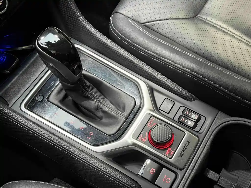 Subaru Forester 2023 — фото 15