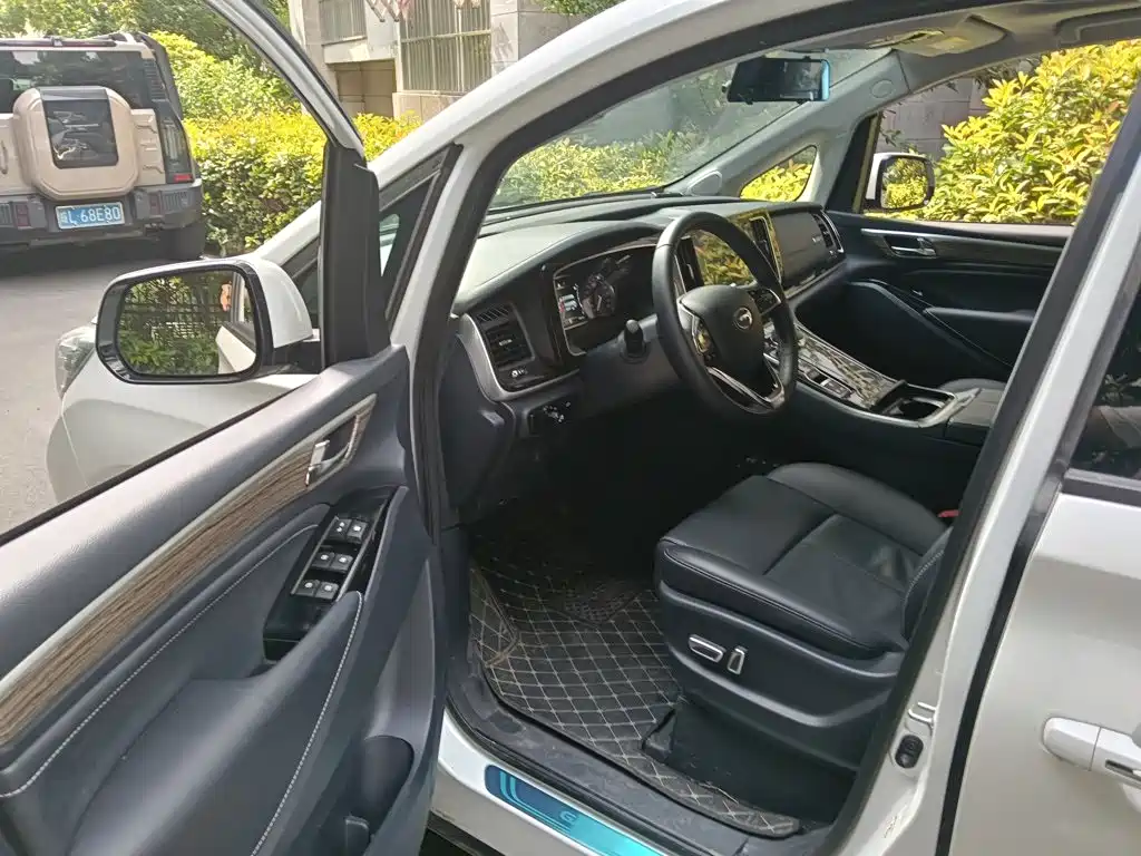 GAC Trumpchi M8 2023 — фото 2