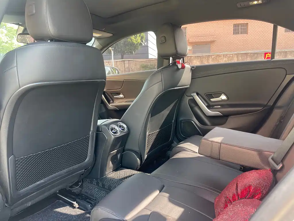 Mercedes-Benz A-Class 2023 — фото 7