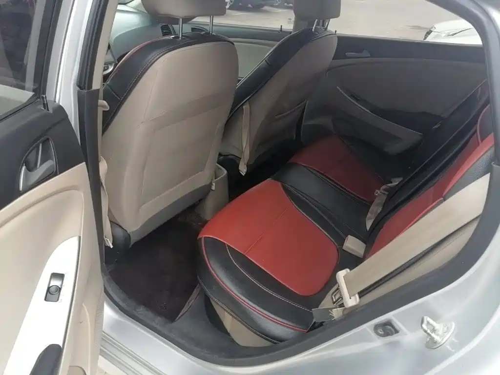 Hyundai Verna 2015 — фото 17