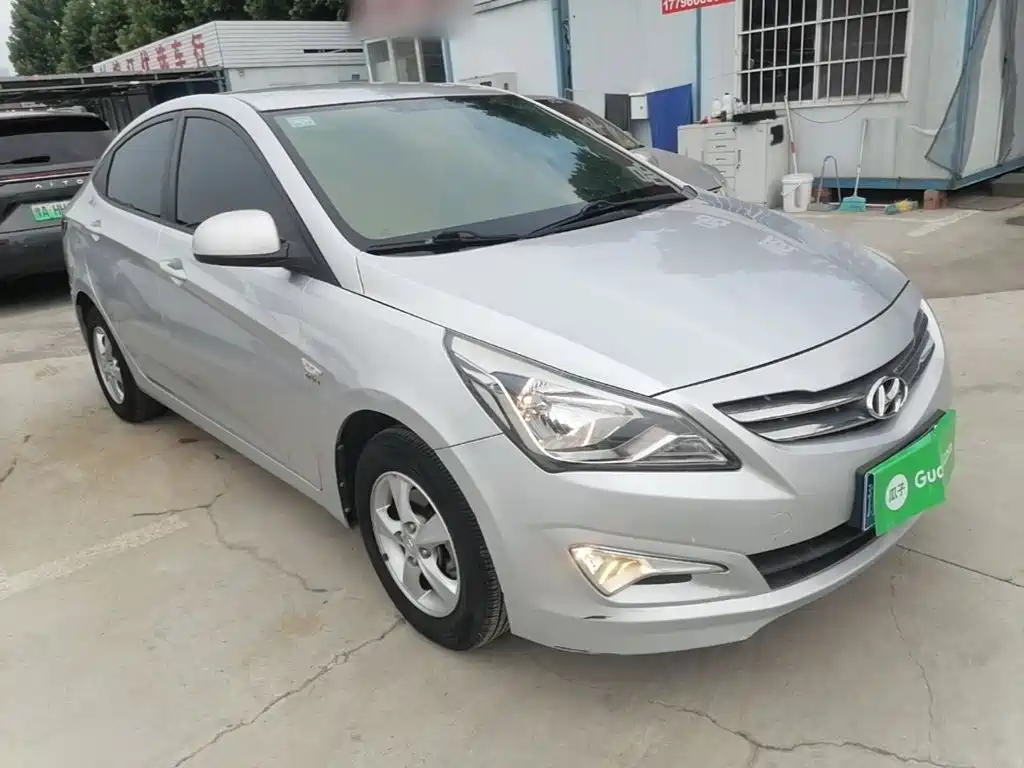 Hyundai Verna 2015