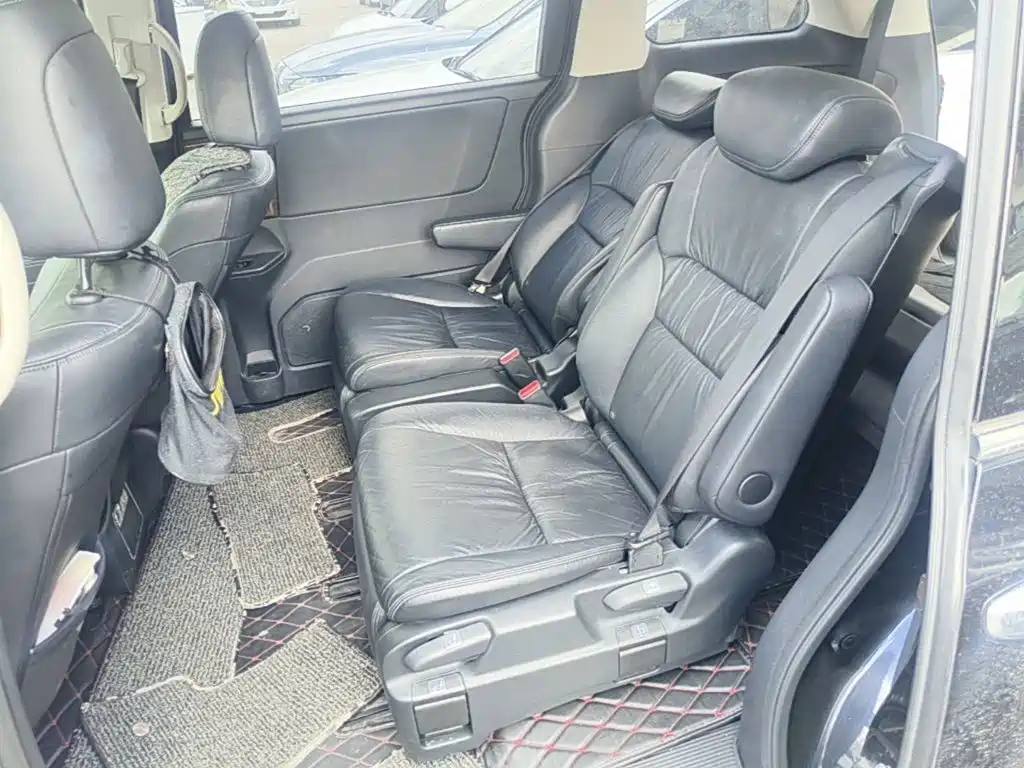Honda Odyssey 2018 — фото 17