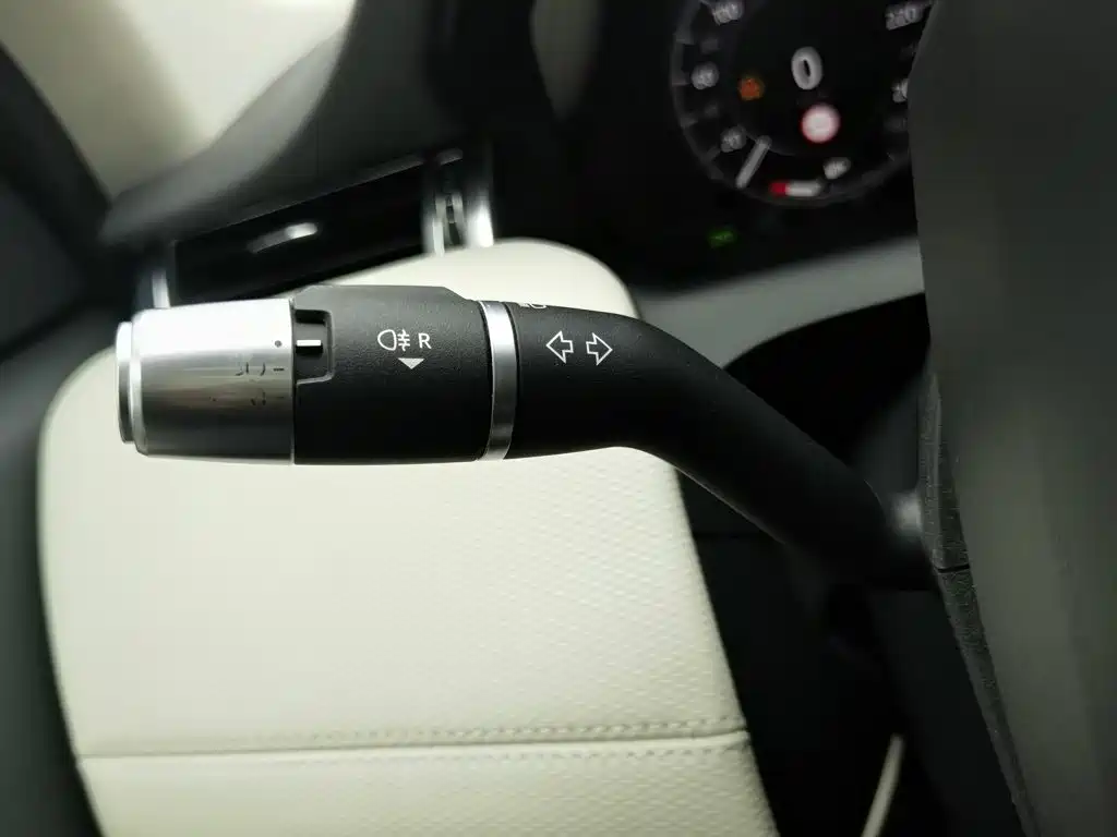 Land Rover Discovery Sport 2020 — фото 21