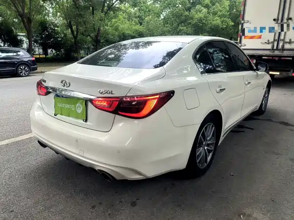 Infiniti Q50L 2023