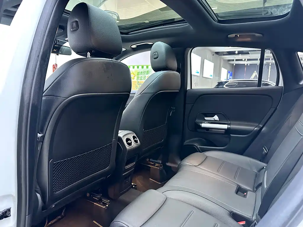 Mercedes-Benz GLA 2023 — фото 9