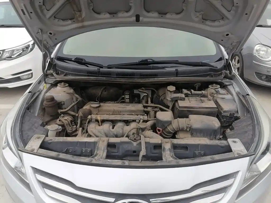 Hyundai Verna 2015 — фото 20