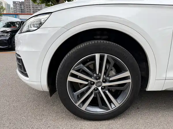Audi Q5L 2021