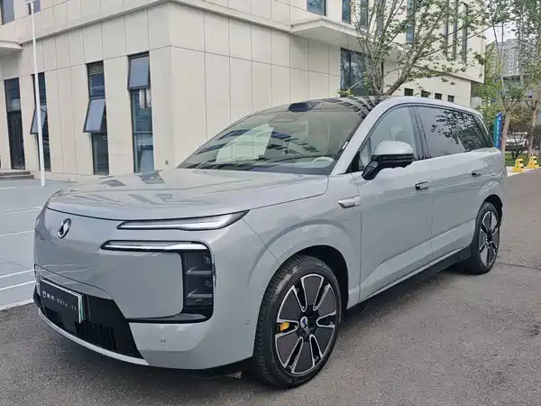 Denza N8L 2025